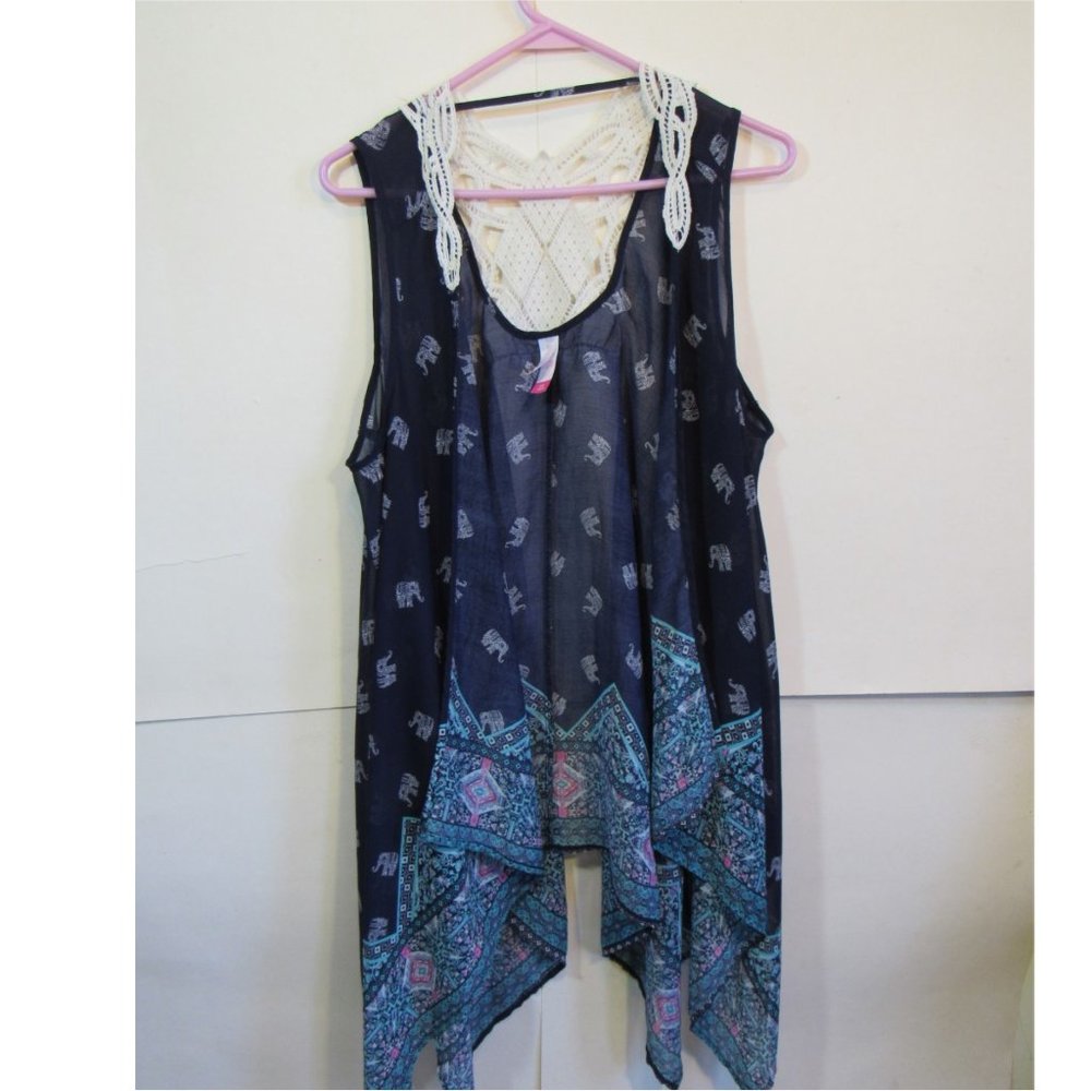 No Boundaries Navy and Teal Sleeveless Top